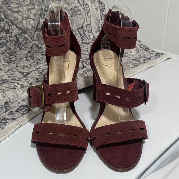 Fergie FAME Suede Ankle Strap Heels in Magenta Size 7.5 - Picture 3 of 6